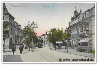Kleinzschachwitz mit Vorortbahn und Rathaus
